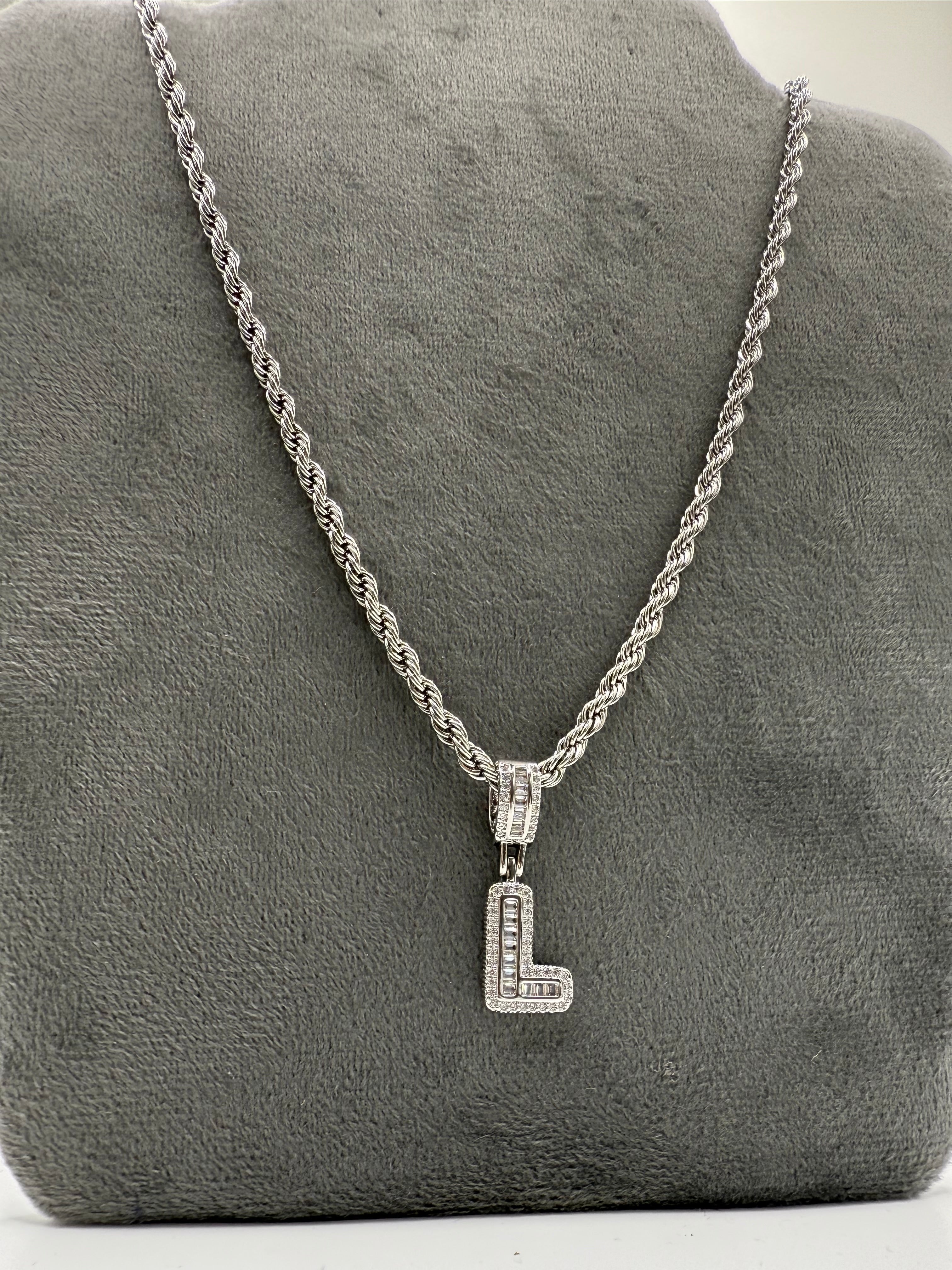 COLLANA L