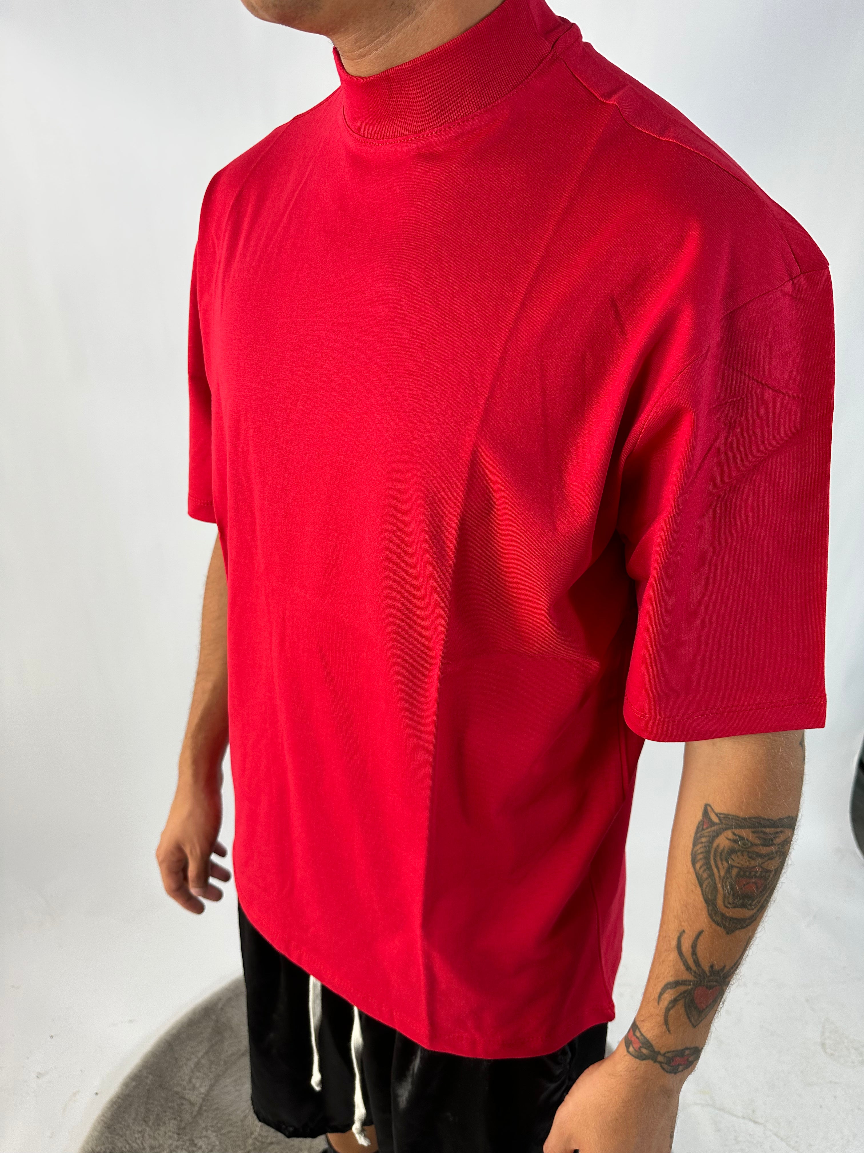 T-SHIRT COLLO ALTO ROSSA