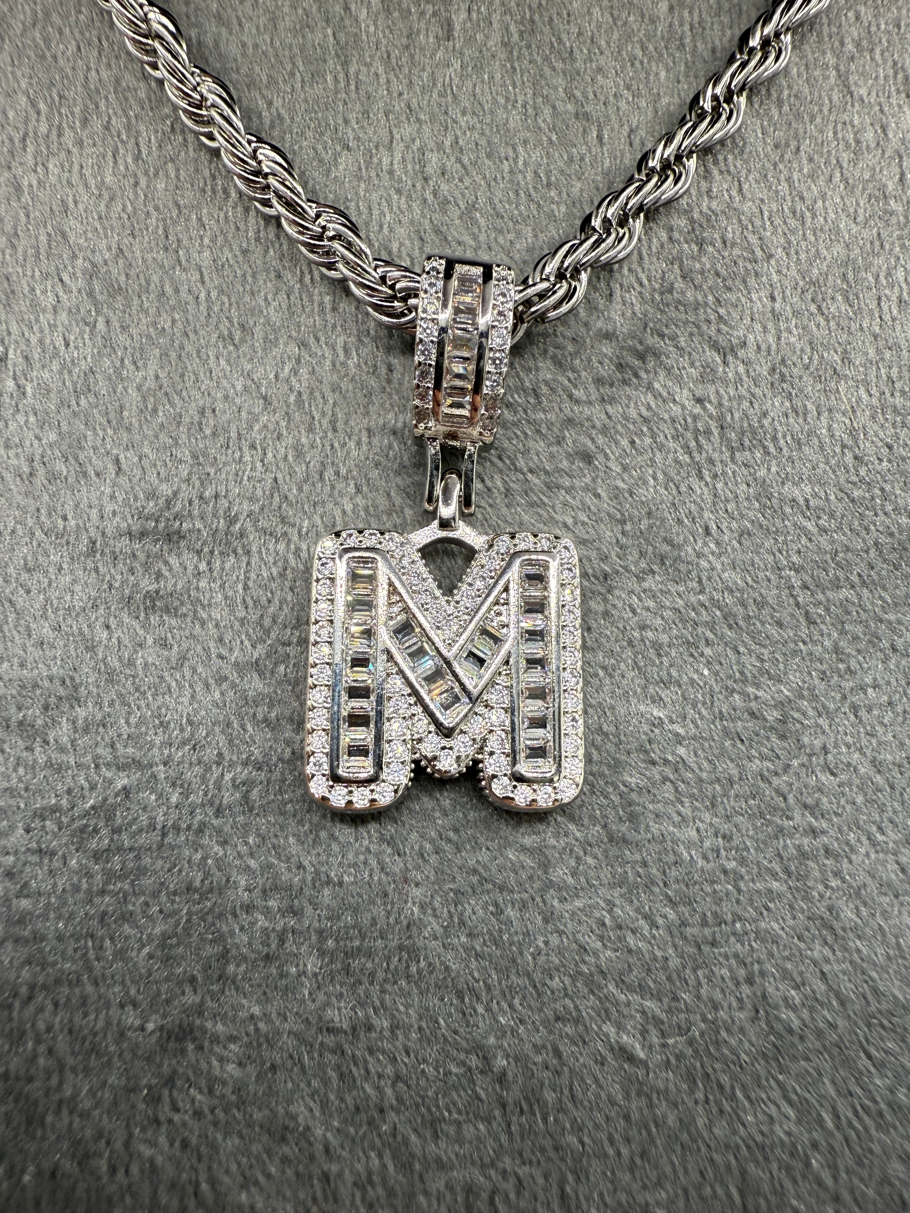 COLLANA  M