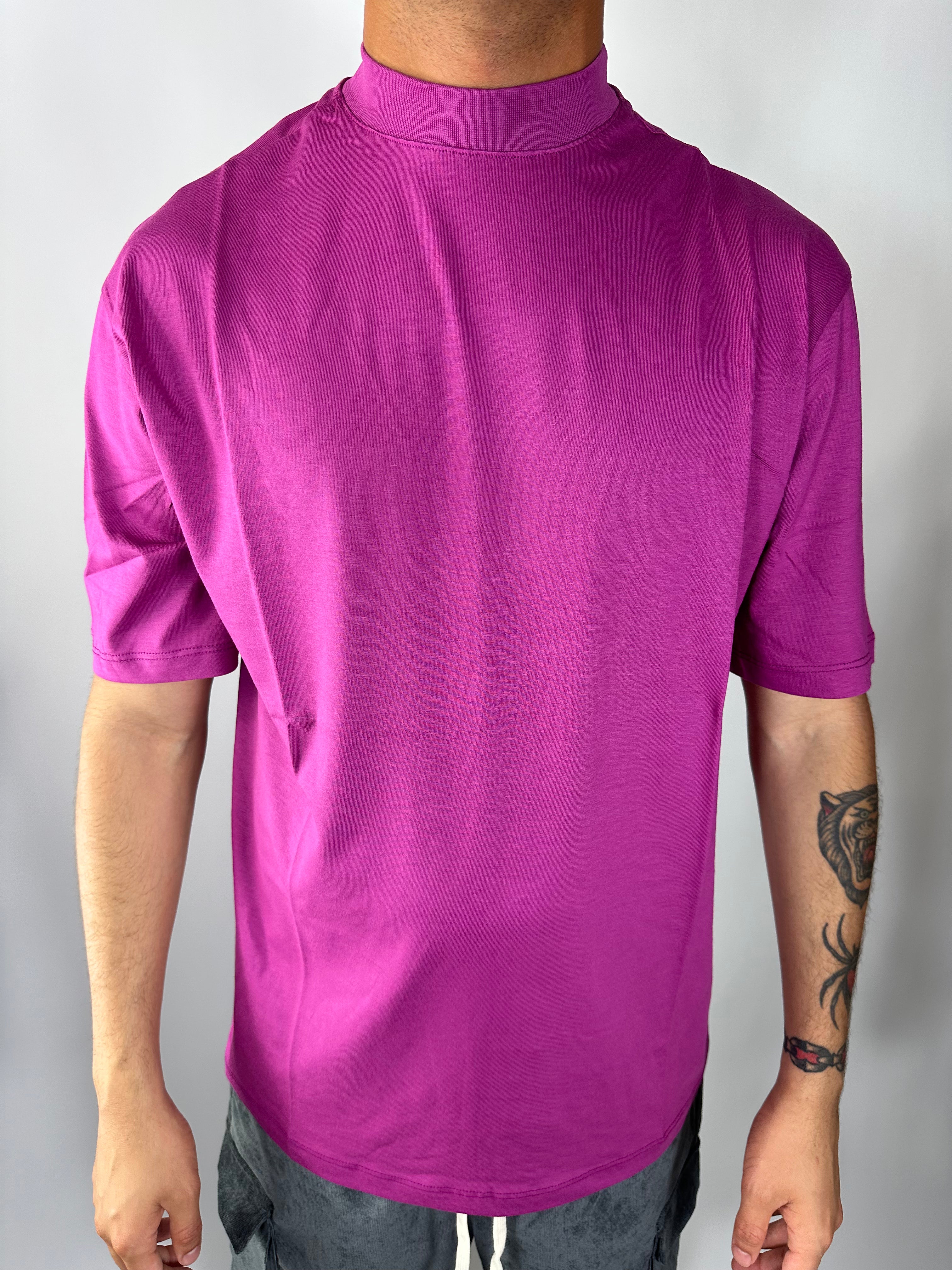 T-SHIRT COLLO ALTO Prugna