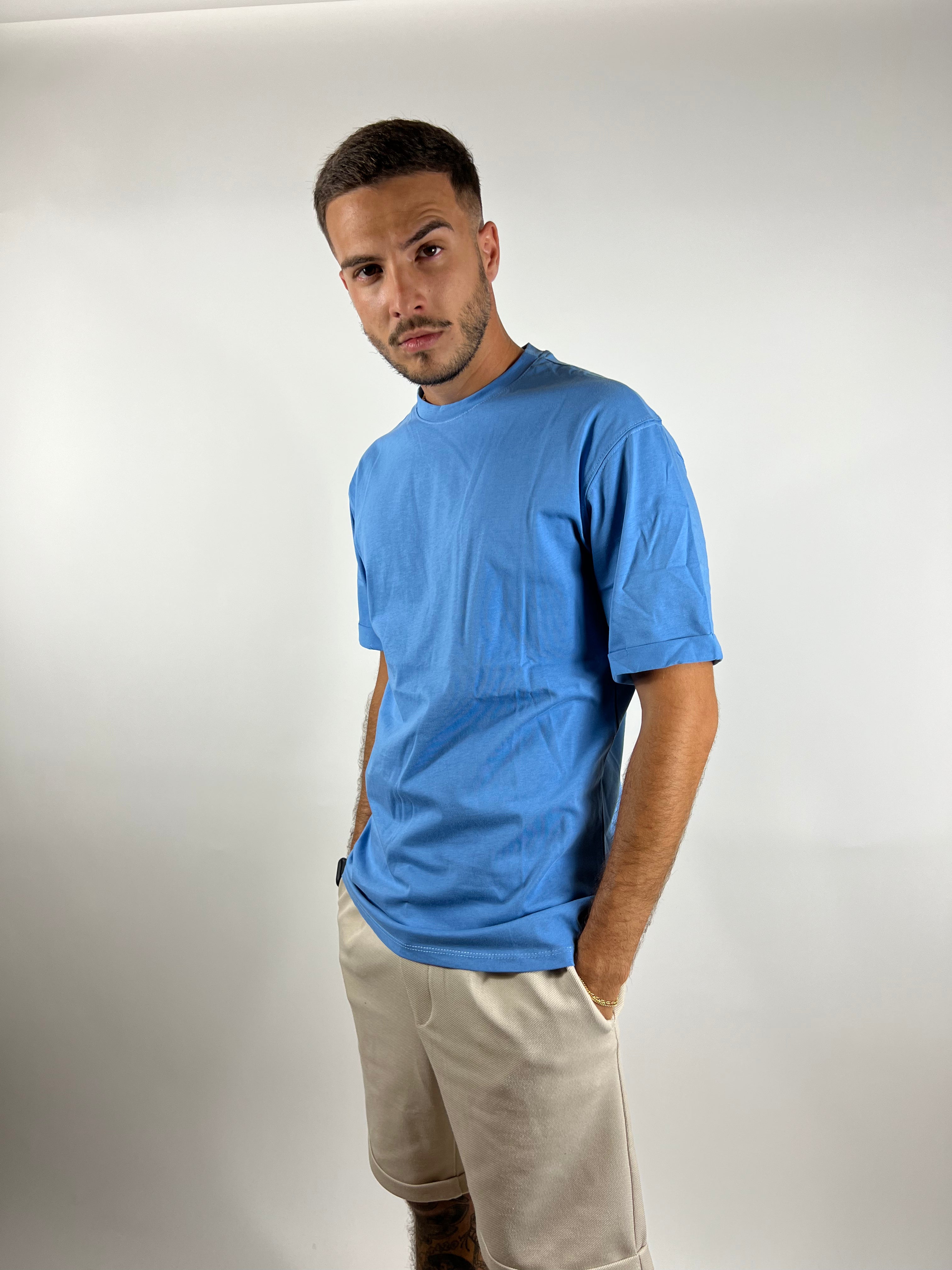 T-SHIRT OVER BASIC AZZURRA